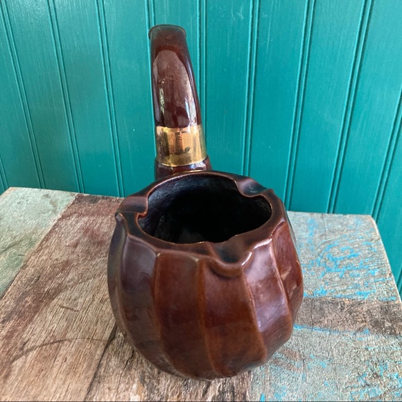 Vintage Shaped Ashtray - Picture 3 of 8